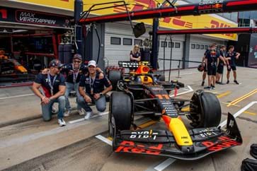 Large Nontransparent F1E Hungary 2023 Pit Lane Walk 42