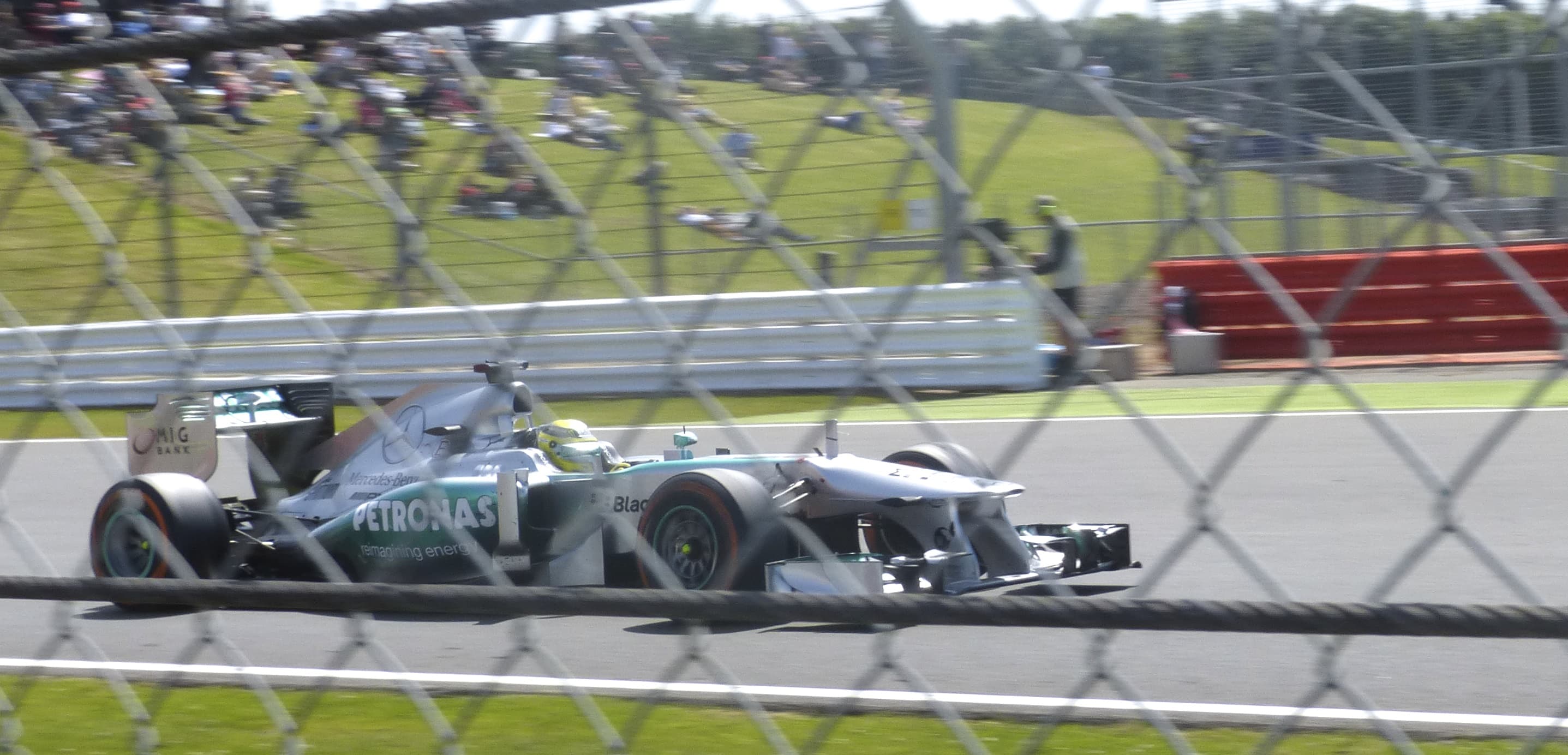 Nico Rosberg Makes it 4 in a row